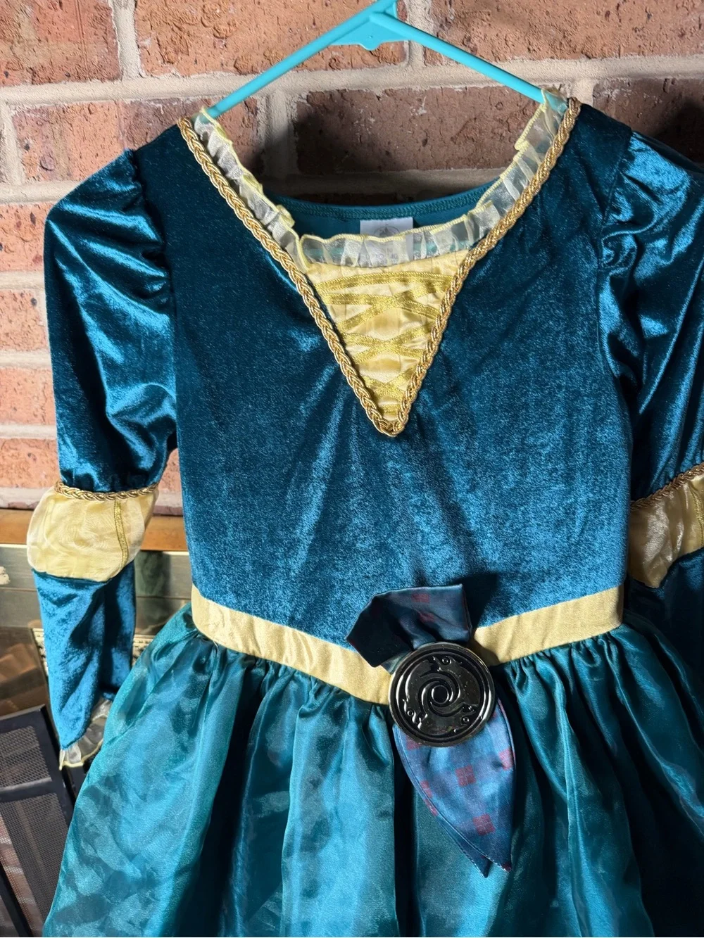 GIRLS SZ 9/10 DISNEY STORE $55 Merida Costume Brave LACE ON ARMS IS MISSING - Picture 3 of 9